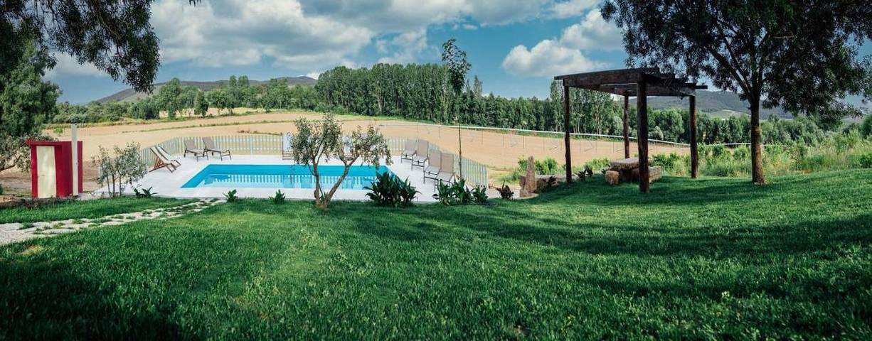Location de vacances pour 2 personnes, avec Balcon et Terrasse ainsi que Piscine et Vue dans Capinha