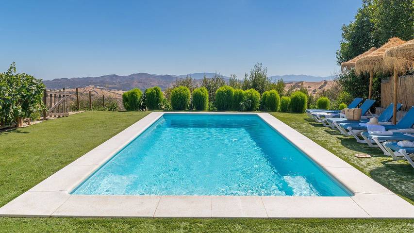 Chalet para 8 personas, con Balcón/Terraza y Piscina en Antequera