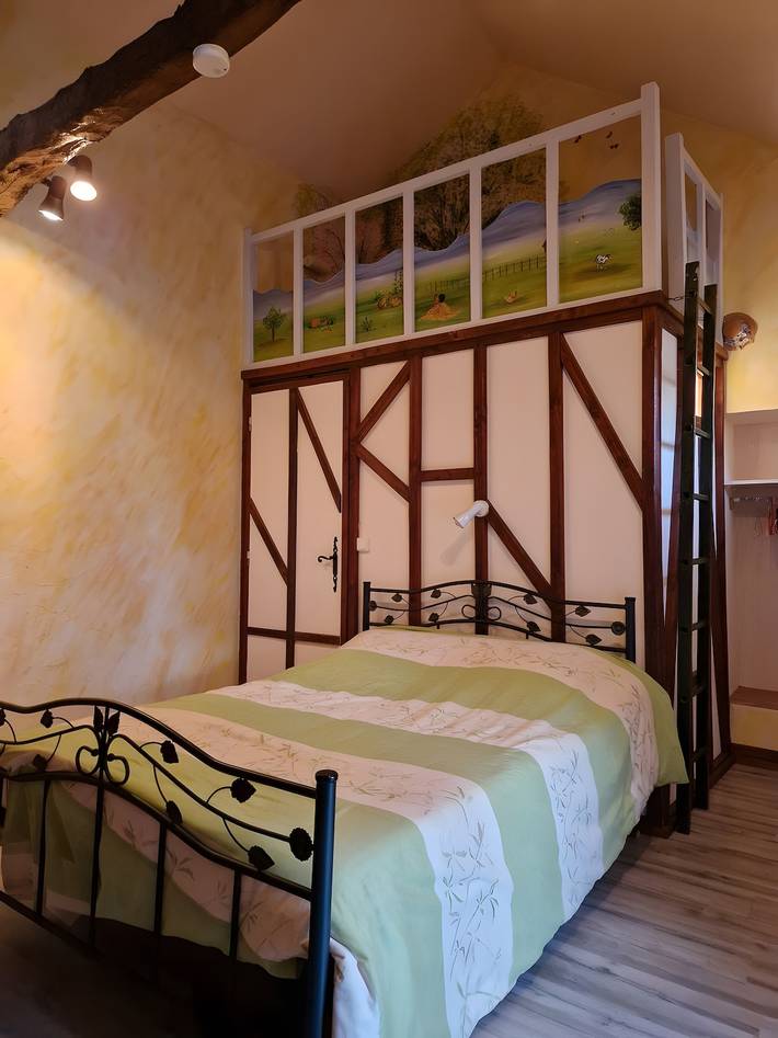 Bed and Breakfast 'Chambre - La Campagne' with Shared Terrace, Shared Garden and Wi-Fi in Castillon (Calvados), Bayeux region