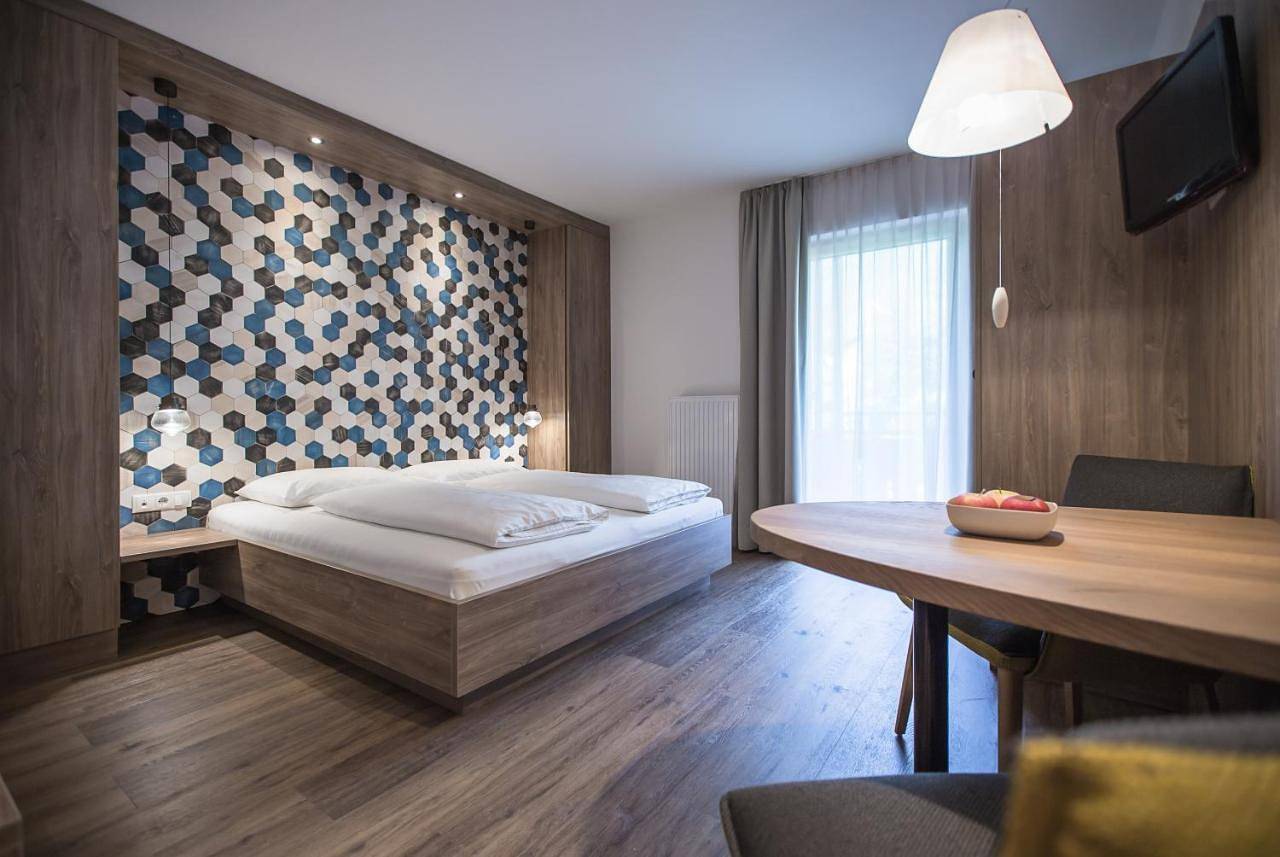 Hotel Garni Andrianerhof in Andrian, Nonsberggruppe