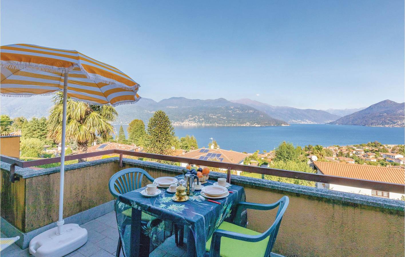 Ganze Ferienwohnung, Gemütliche Wohnung am See mit Parkplatz und Terrasse in Germignaga, Lago Maggiore (Lombardei)