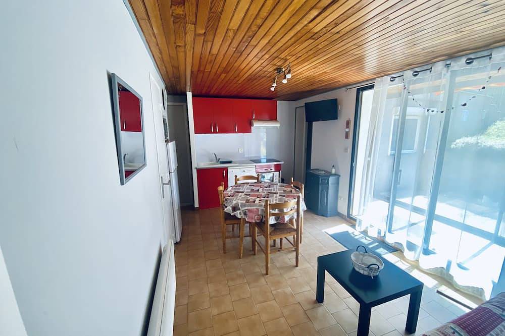 Apartamento entero, Apartamento Para 4 Personas Chalet Inferior Jardin Cerca Barbacoa Lugar Tranquilo in Saint-Pierre-dels-Forcats, Parque Natural Regional de los Pirineos Catalanes