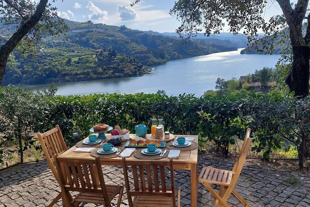 Mirão House in Santa Marinha do Zêzere, Douro-Tal