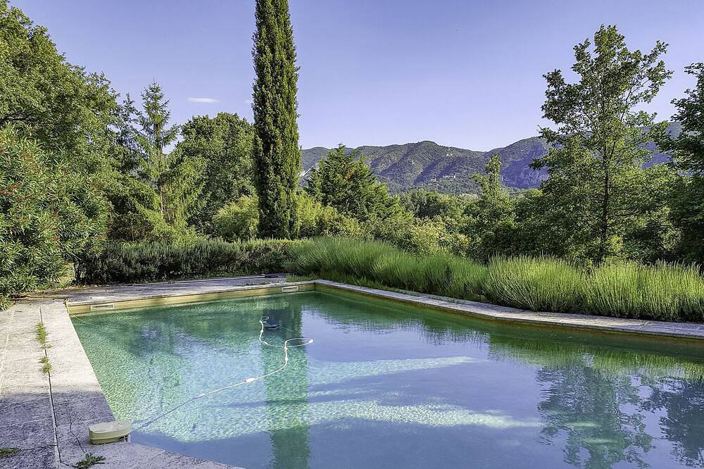 Oppede Nest - Independent studio for 2 people, quiet, with pool near Oppède in Oppède, Regionaler Naturpark Luberon