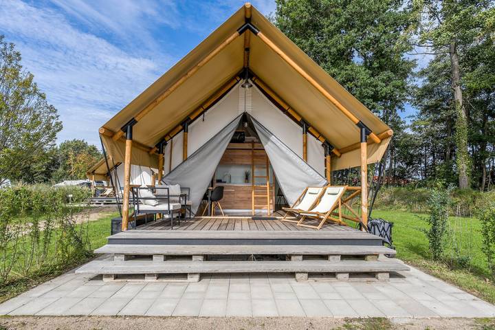 Casa de férias 'Safarizelt' com terraço privado, Wi-Fi e ar condicionado in Grossenbrode, Ostholstein