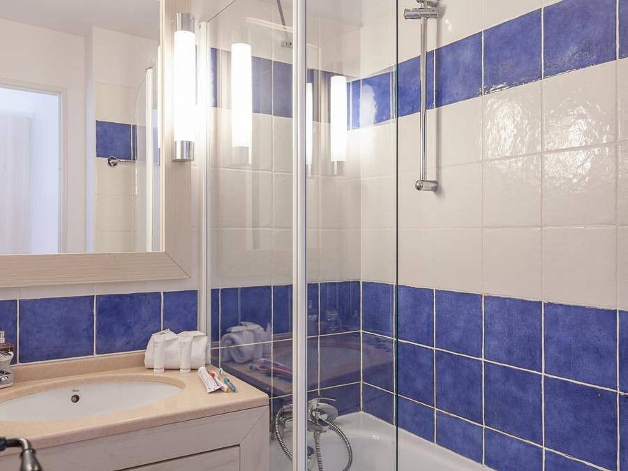 Pierre & Vacances Résidence La Pinède - Apartment 4 persons - - 1 bedroom - Terrace or Balcony - Garden view in Hyeres, Parc national Port-Cros