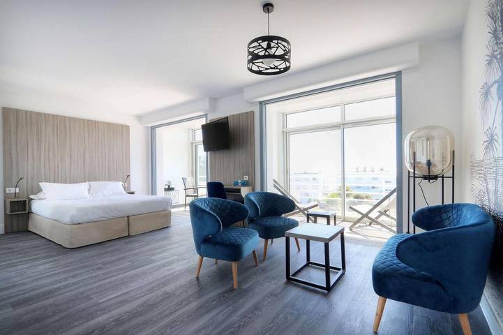 Hôtel pour 2 personnes, avec Terrasse ainsi que Jardin et Piscine
