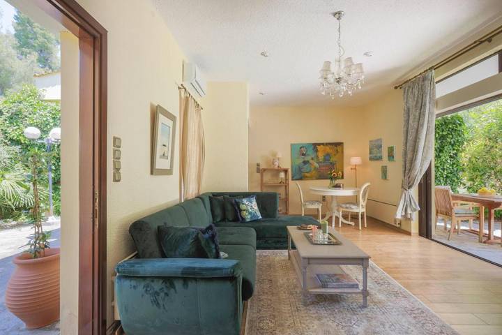 Villa für 6 Personen, mit Garten und Ausblick sowie Pool in Kassandra