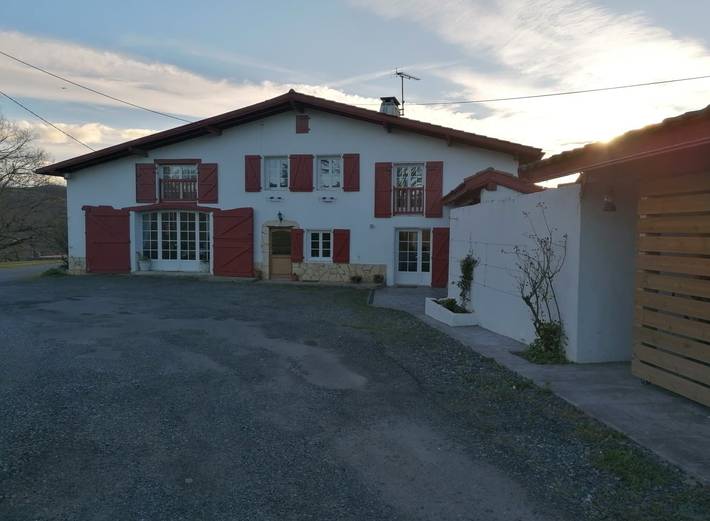 Gîte pour 5 personnes, avec jardin et terrasse