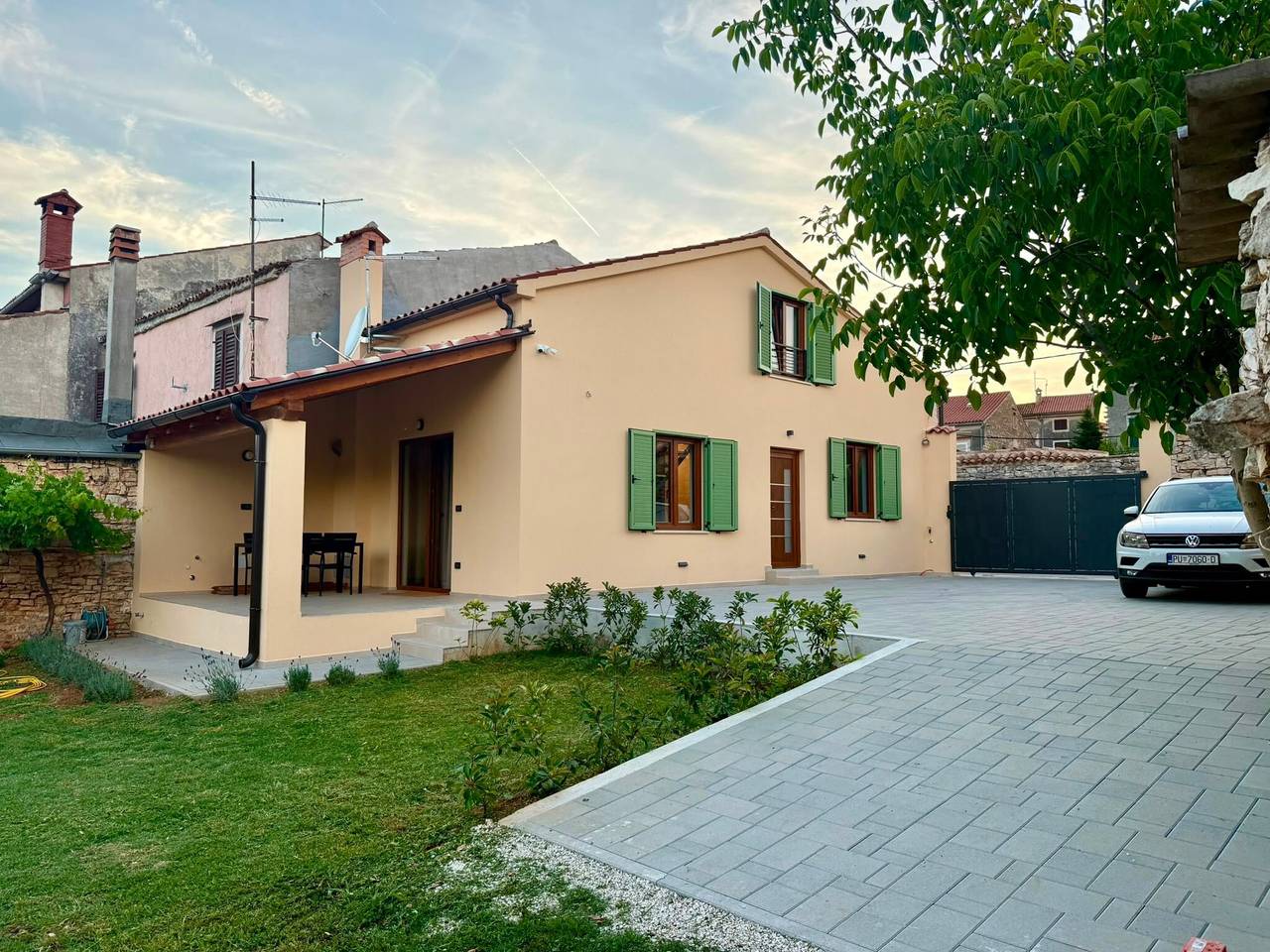 Holiday Home 'Chill House Vodnjan' with Private Terrace, Wi-Fi and Air Conditioning