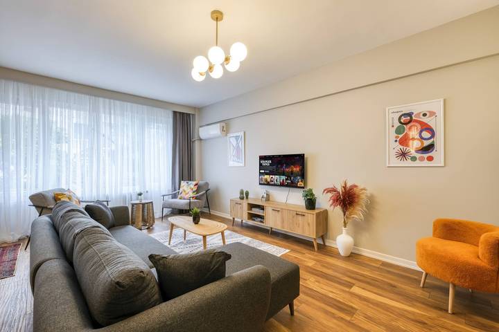 Geheel appartement, Prestige, Spacious, 3Br in Kadıköy (district), Istanbul
