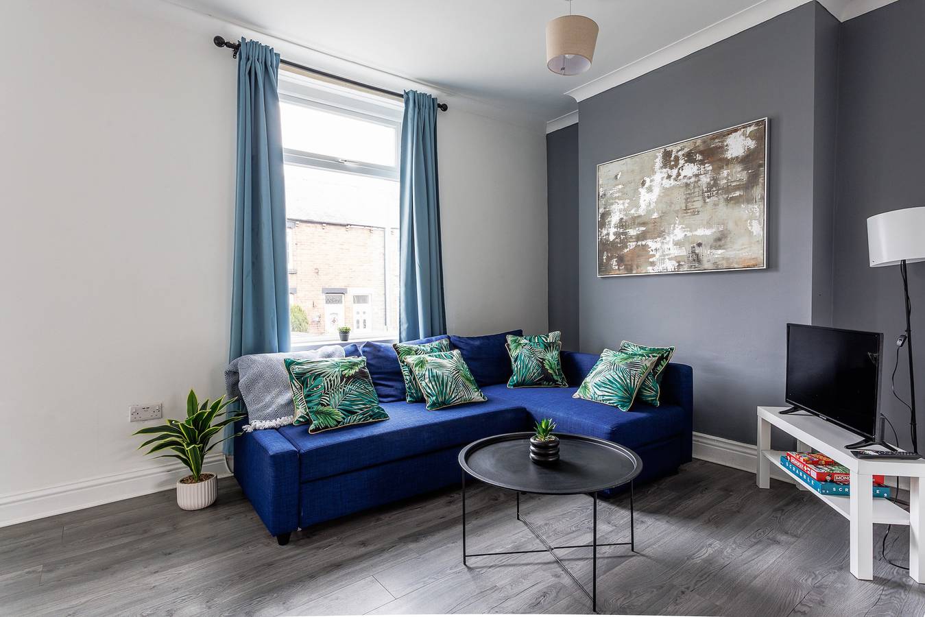 3 Bed House - Sleeps 5 - Parking - Wifi in Durham, County Durham
