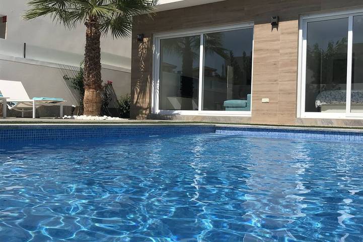 Chalet para 6 personas, con jardín y balcón en San Pedro del Pinatar