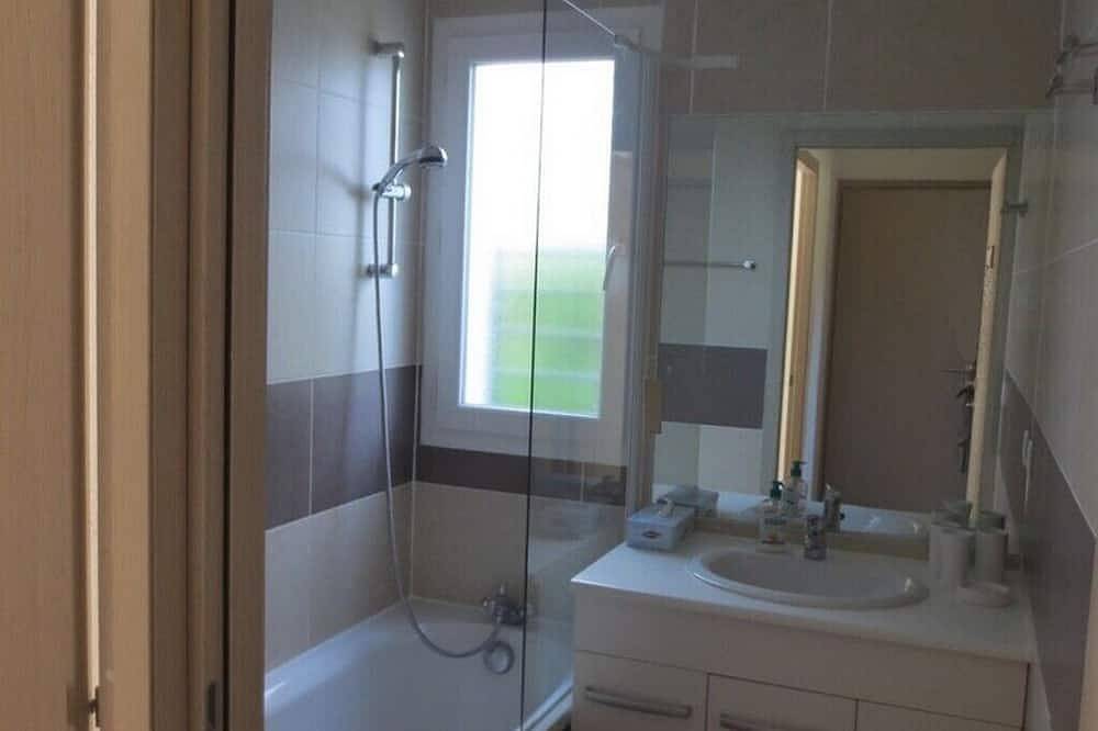 Villa Proche de L'île Rousse, Lozari, 2 Chambres, 6 Pers, Résidence Avec Piscine in Losari, Belgodère