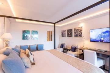 Gîte pour 4 personnes, avec piscine ainsi que vue et balcon dans Saint-Barthélemy