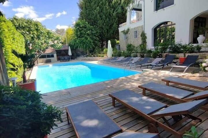 Villa for 15 people, with balcony - 1