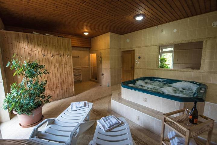 Ferienwohnung für 6 Personen, mit Whirlpool und Garten sowie Pool und Sauna, kinderfreundlich am Nationalpark Böhmerwald - 2