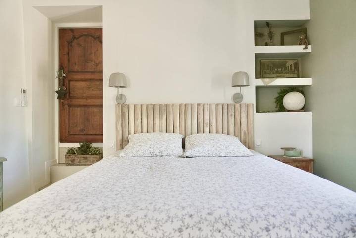Location de vacances pour 2 personnes, avec Terrasse ainsi que Jardin et Piscine à Martigues - 4