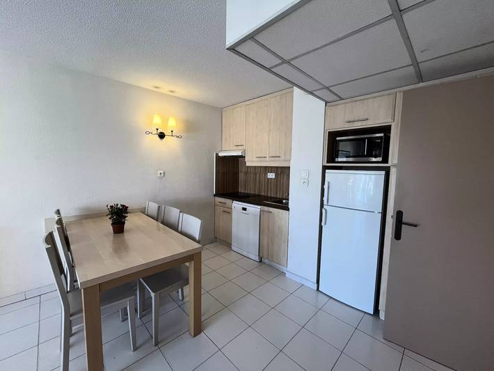 Gîte pour 4 personnes, avec balcon et piscine dans Plage du Port Fréjus - 4