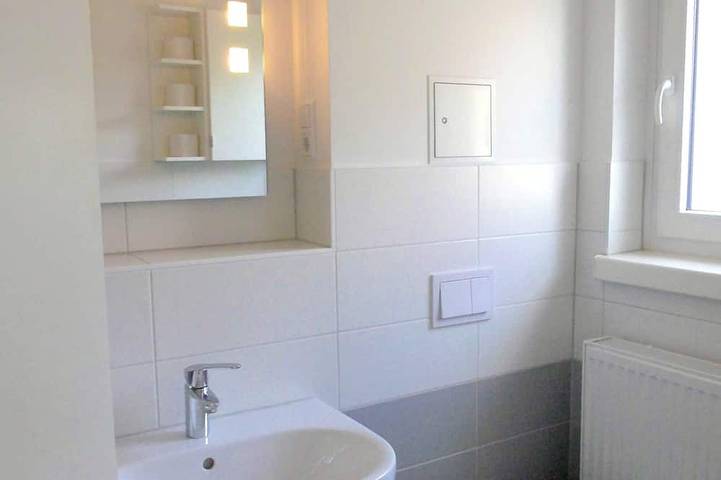 Ganze Wohnung, Moderne Ferienwohnung direkt am See - Terrasse + Angelmotorbootverleih in Strasen, Wustrow (Mecklenburgische Seenplatte)