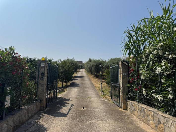 Location de vacances pour 4 personnes, avec jardin et vue à Campofelice di Roccella - 3