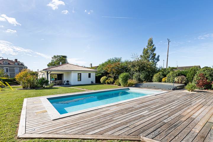 Location de vacances pour 6 personnes, avec Jardin à Orist