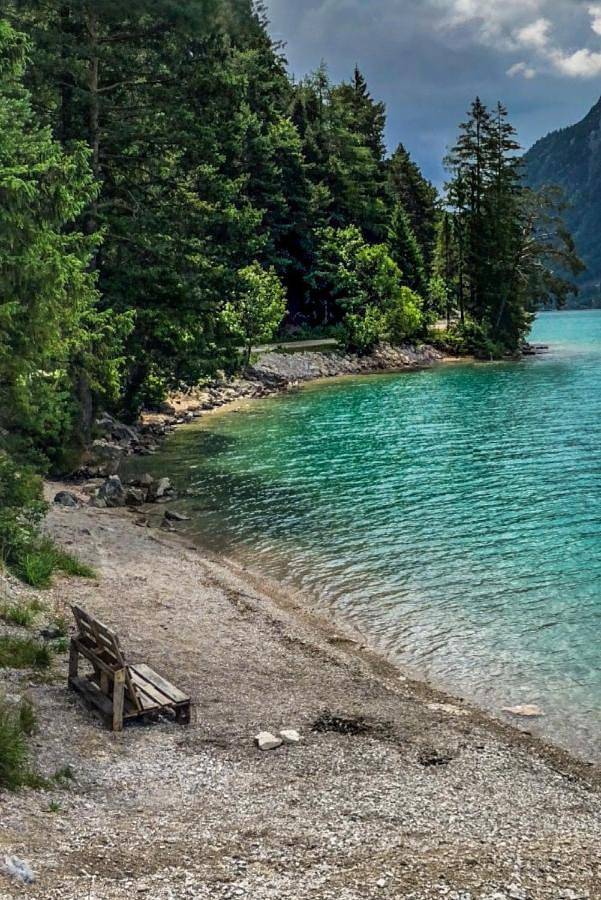 Camping für 5 Personen, mit Terrasse und Garten sowie Seeblick und Ausblick in Tirol