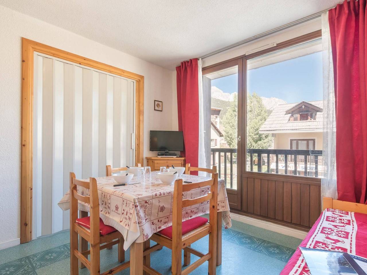 Apartamento entero, Apartamento Montgenèvre - 2 habitaciones, balcón, lavadora, Tv in Montgenèvre, Briançon region