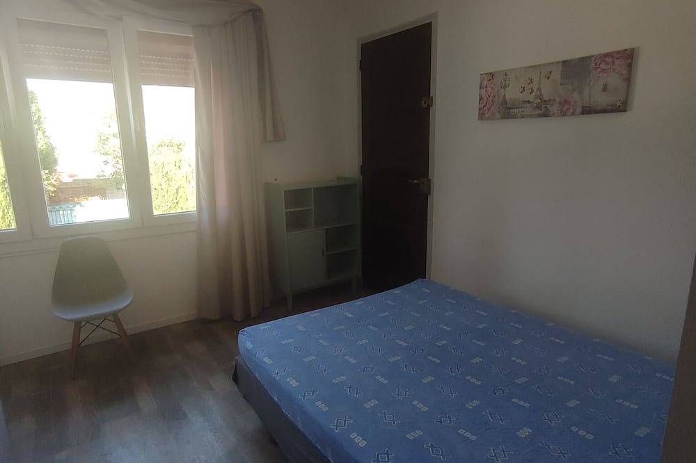 Entire apartment, T2 terrace clim easy parking in Toulon, Mediterranean Coast (France)