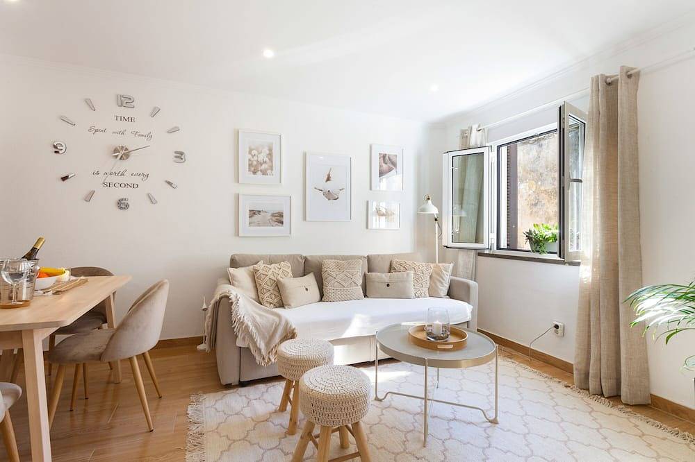 Vacation Rental for 4 Guests in Cascais, Costa Azul