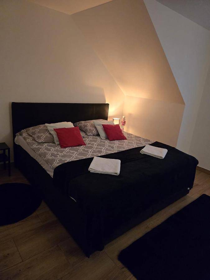 Gîte pour 16 personnes, avec jardin et vue, animaux acceptés à Pcim - 2