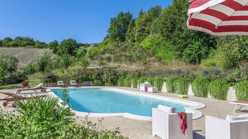 Villa per 10 persone, con giardino e piscina, con animali domestici in Montefeltro