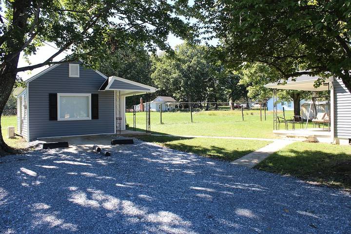 Vacation rental for 3 people, with yard in Lynchburg