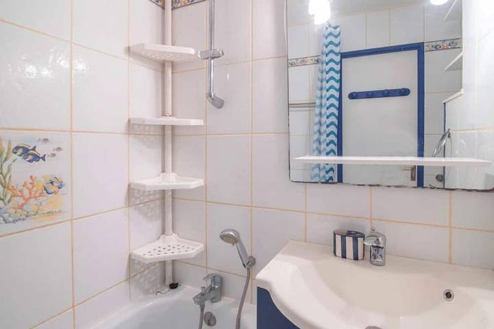 Gîte pour 4 personnes, avec piscine et terrasse, animaux acceptés dans Plage du pont tournant - 4