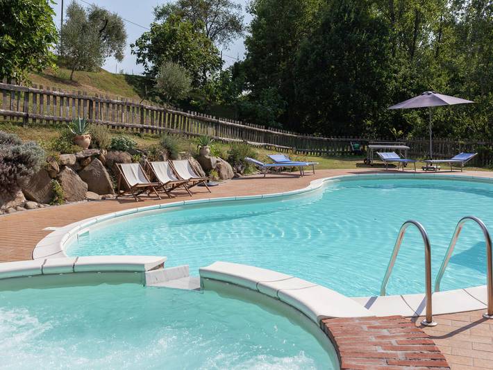 Casale ad Aulla con piscina privata in Aulla, Val di Magra