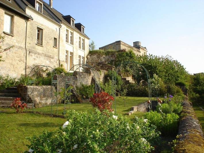 Location de vacances pour 4 personnes, avec vue et jardin à Coucy-le-Château-Auffrique - 2