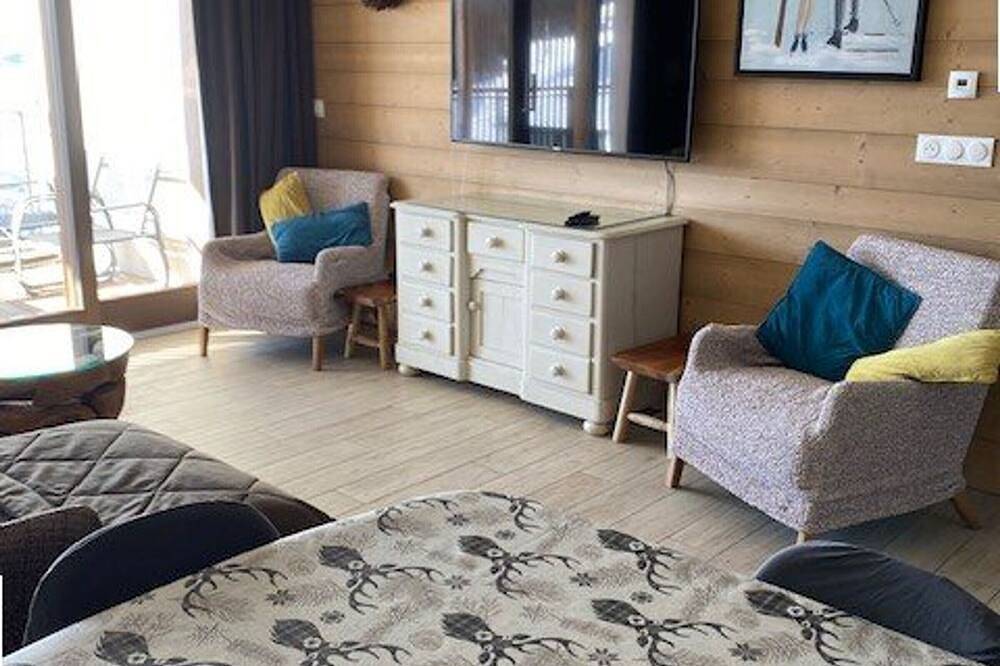 Ganze Wohnung, Luxuriöse 3-Zimmer-Wohnung in Arcs 1600 mit Pool, Spa, Wlan, überdachtem Parkplatz, Ski-in/Ski-out in Arc 1600, Bourg-Saint-Maurice