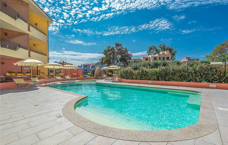 Apartamento vacacional entero, Acogedor apartamento con aire acondicionado, aparcamiento, cocina, piscina y WiFi - ¡Cerca de la playa! in Santa Teresa di Gallura, Santa Teresa Gallura (Municipality)