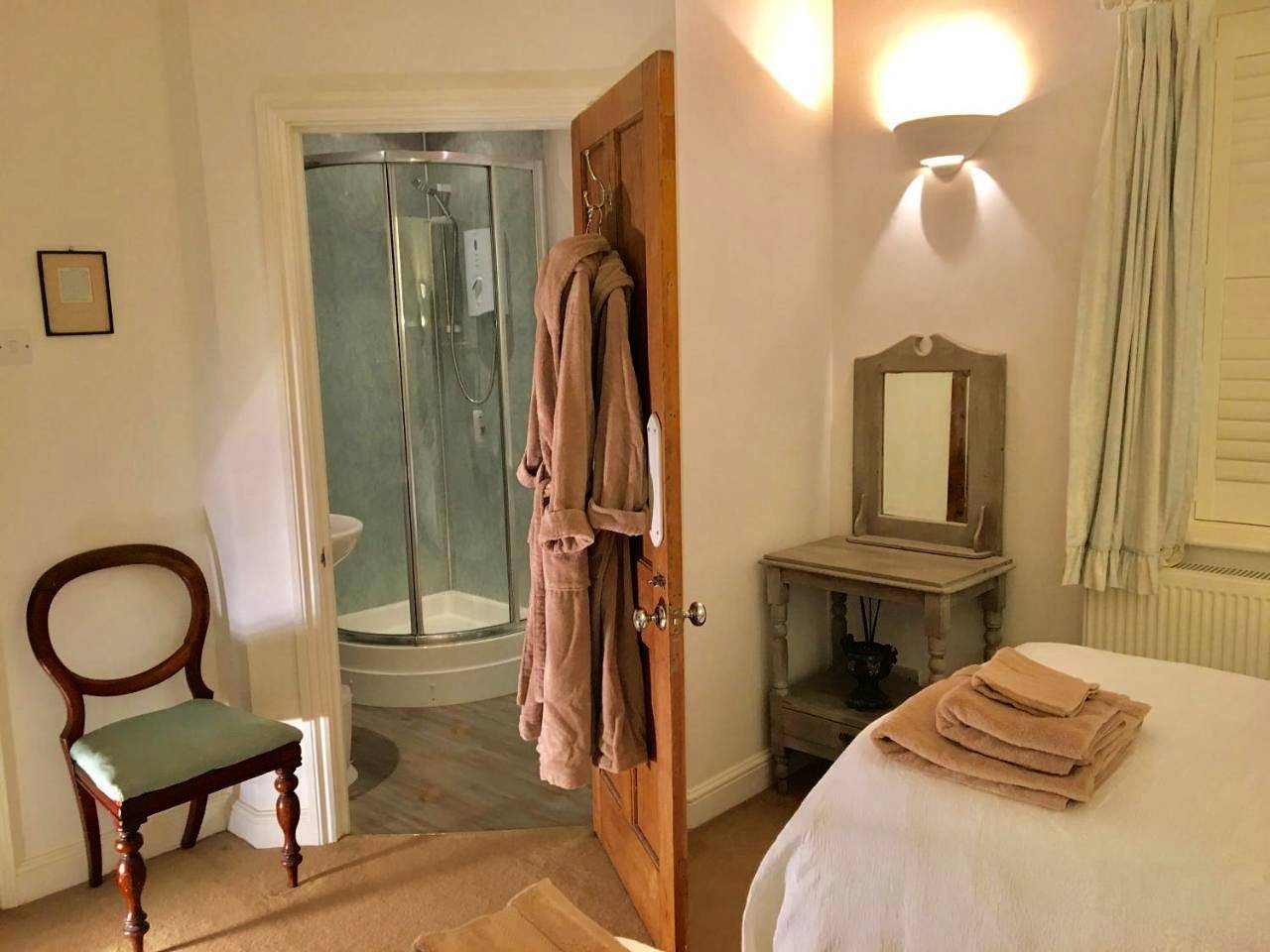 Double or Twin Room with Bathroom in Broadway (Worcestershire), Worcestershire