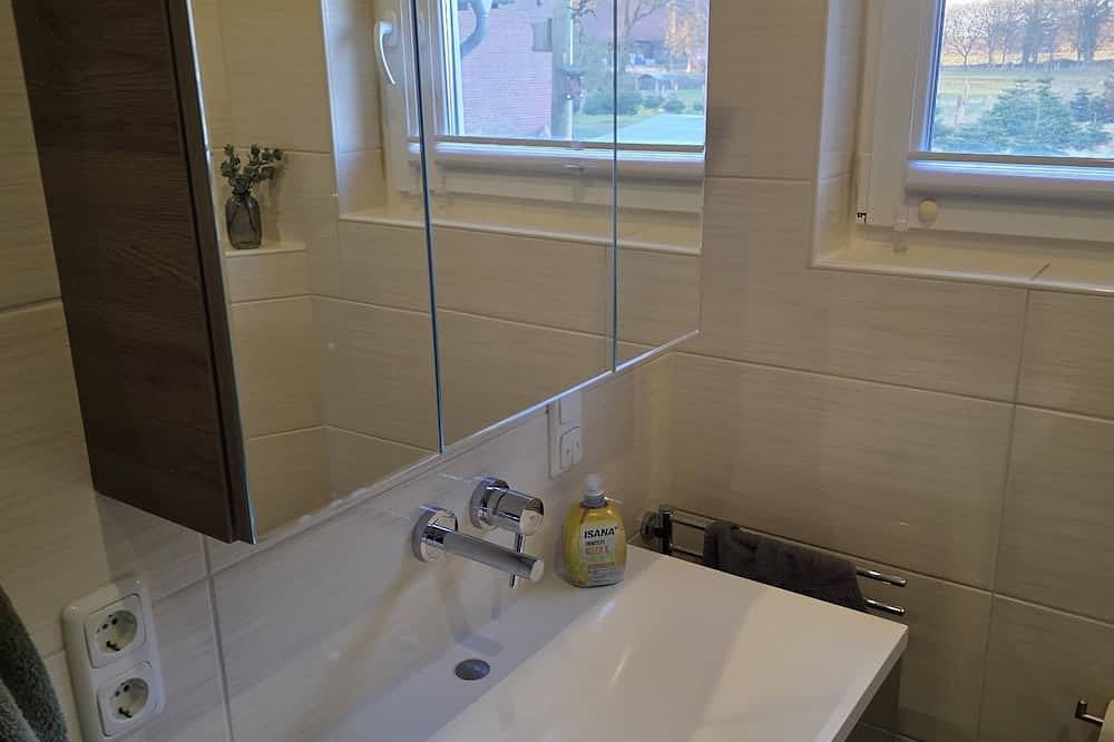 Ganze Wohnung, Neu: Fewo 3Zkb  Nähe Nordsee Bremerhaven Cuxhaven Bad Bederkesa in Geestland, Cuxland