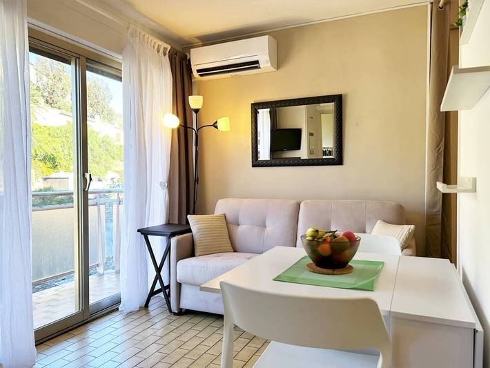 Ferienwohnung für 4 Personen, mit Terrasse in Le Lavandou