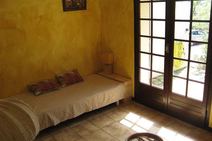 Location de vacances pour 4 personnes, avec jardin et terrasse à Plaissan - 2