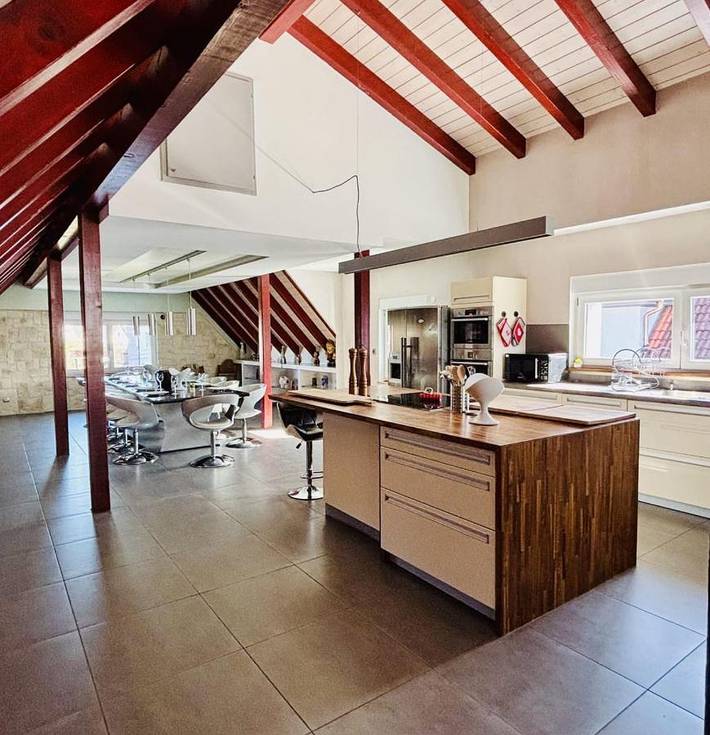 Gîte pour 11 personnes, avec terrasse à Kilstett