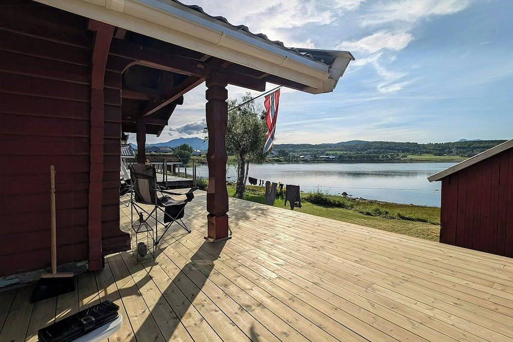 Bootshaus mit Meerblick, Nordlicht und Mitternachtssonne in Ballangen