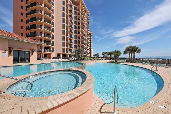 Vacation rental for 6 people, with balcony and hot tub as well as pool and sauna in Gulf State Park