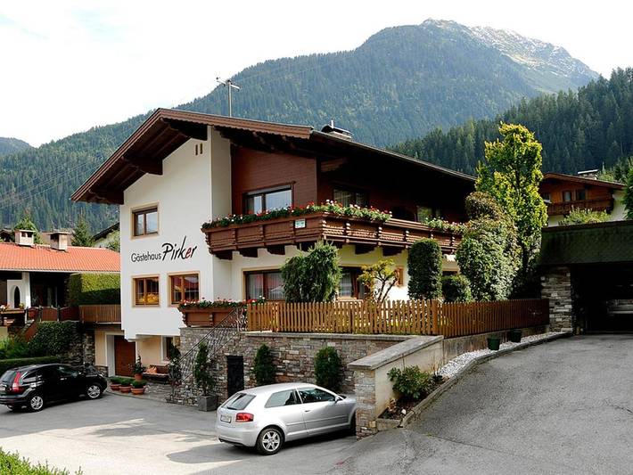 B&B für 2 Personen, mit Balkon und Terrasse sowie Garten in Finkenberg