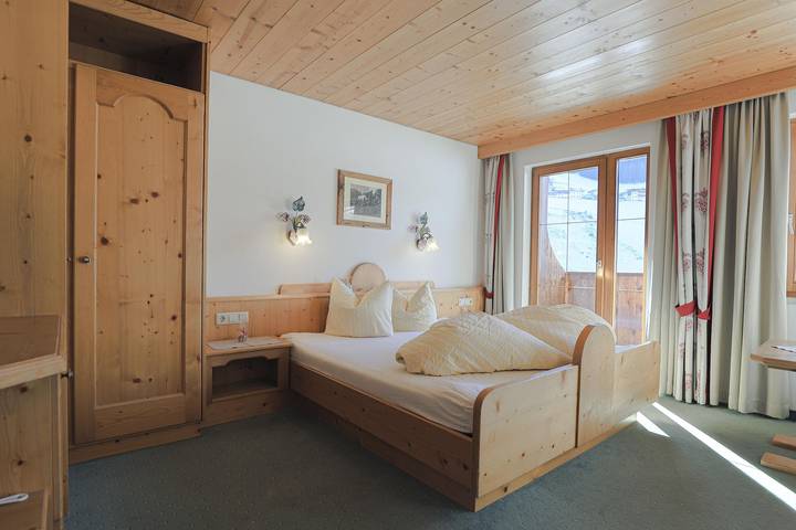 Ferienhaus für 2 Personen, mit Pool und Garten sowie Ausblick und Balkon, kinderfreundlich in Österreich