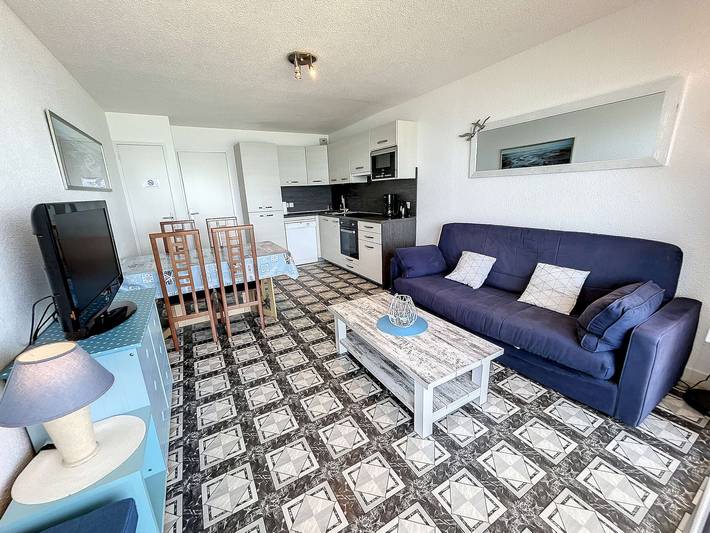 Appartement entier, Appartement en front de mer avec balcon et parking privatif in Jullouville, Côte de la Déroute