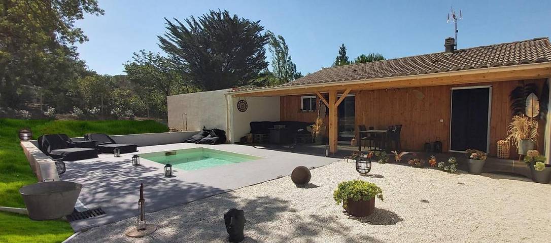 Location de vacances pour 2 personnes, avec terrasse et piscine ainsi que jacuzzi et sauna à Malves-en-Minervois - 2