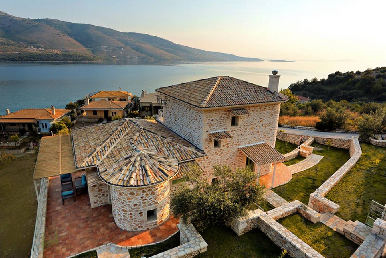 Ganze Ferienwohnung, Ferienwohnung "Avra" mit Pool in Thesprotia und Umgebung